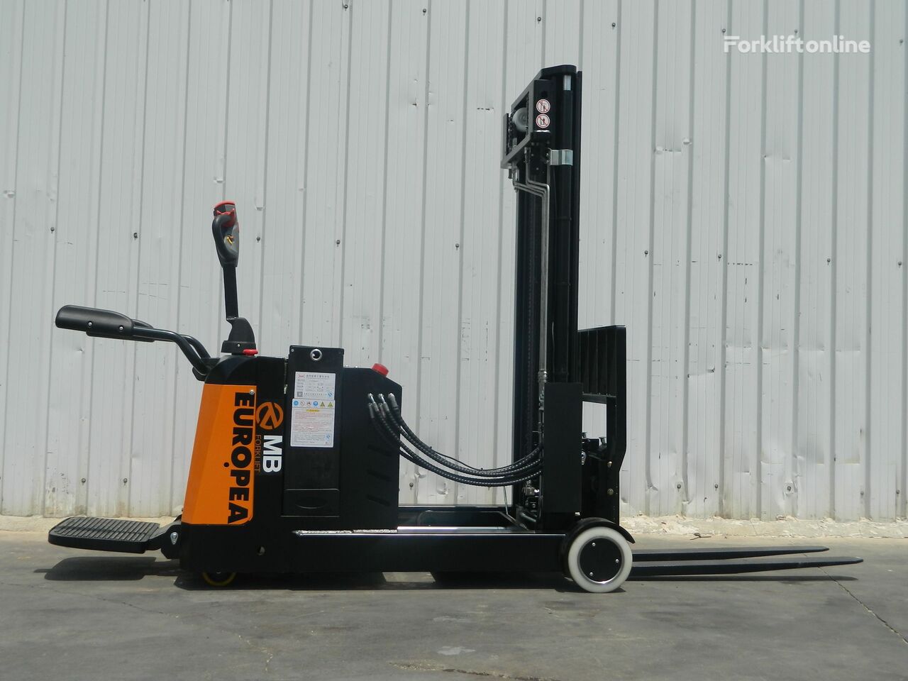 штабелер MB Forklift CQE15R