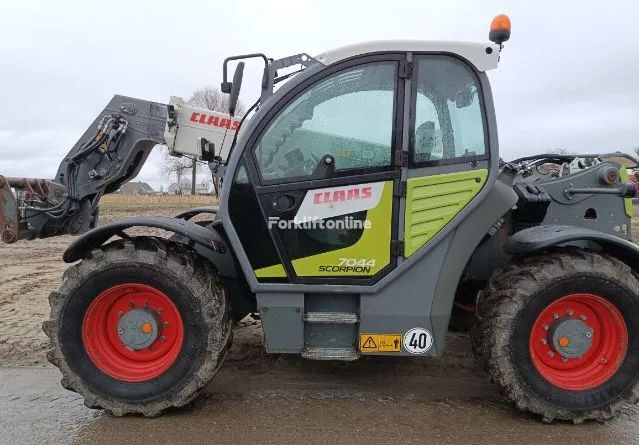 телескопический погрузчик Claas Scorpion 7044