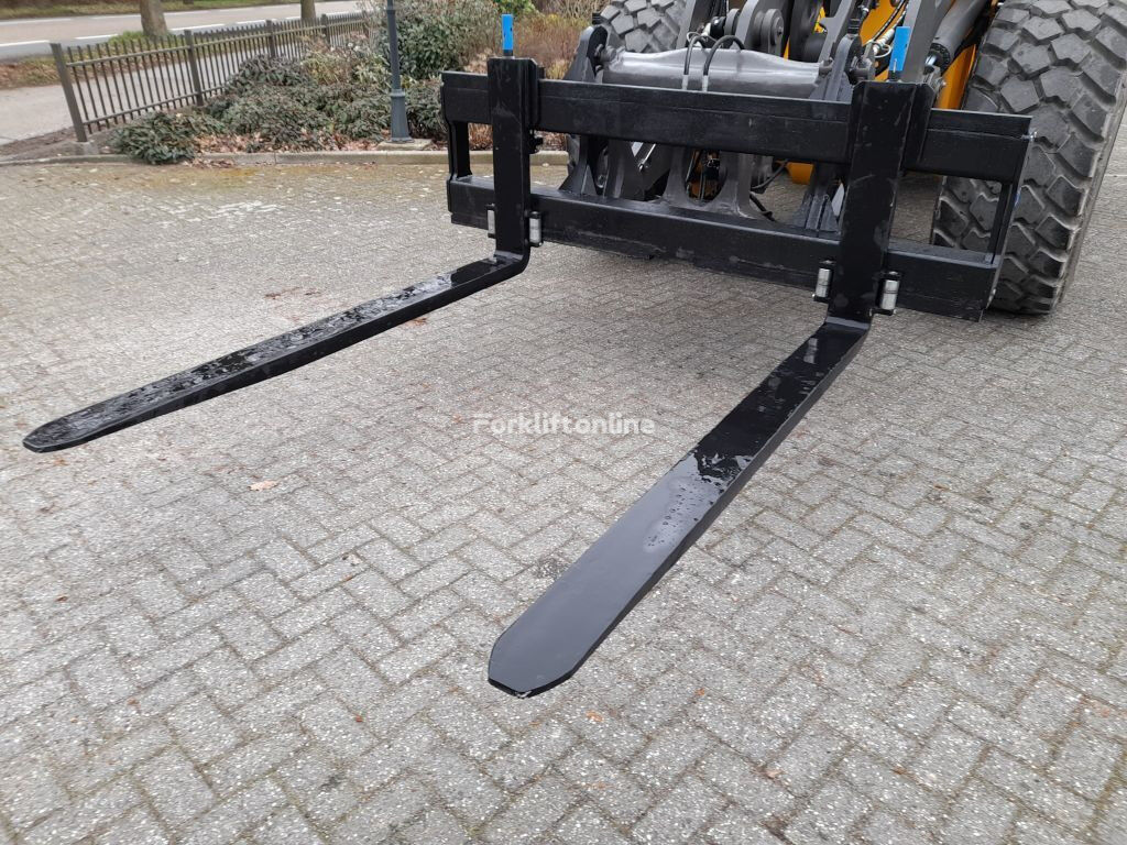 новая вилы NEW  Hydraulic pallet fork frame vorkenbord to suit Volvo quick